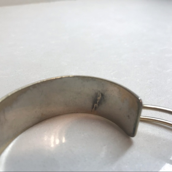 Gold toned bracelet - Picture 5 of 7